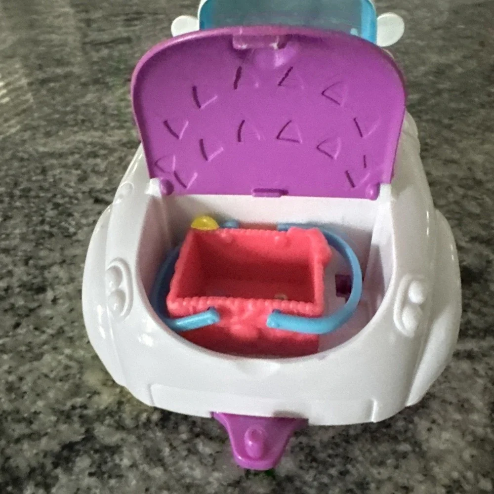 Shopkins Happy Places Rainbow Beach Convertible Rainbow‎ Car